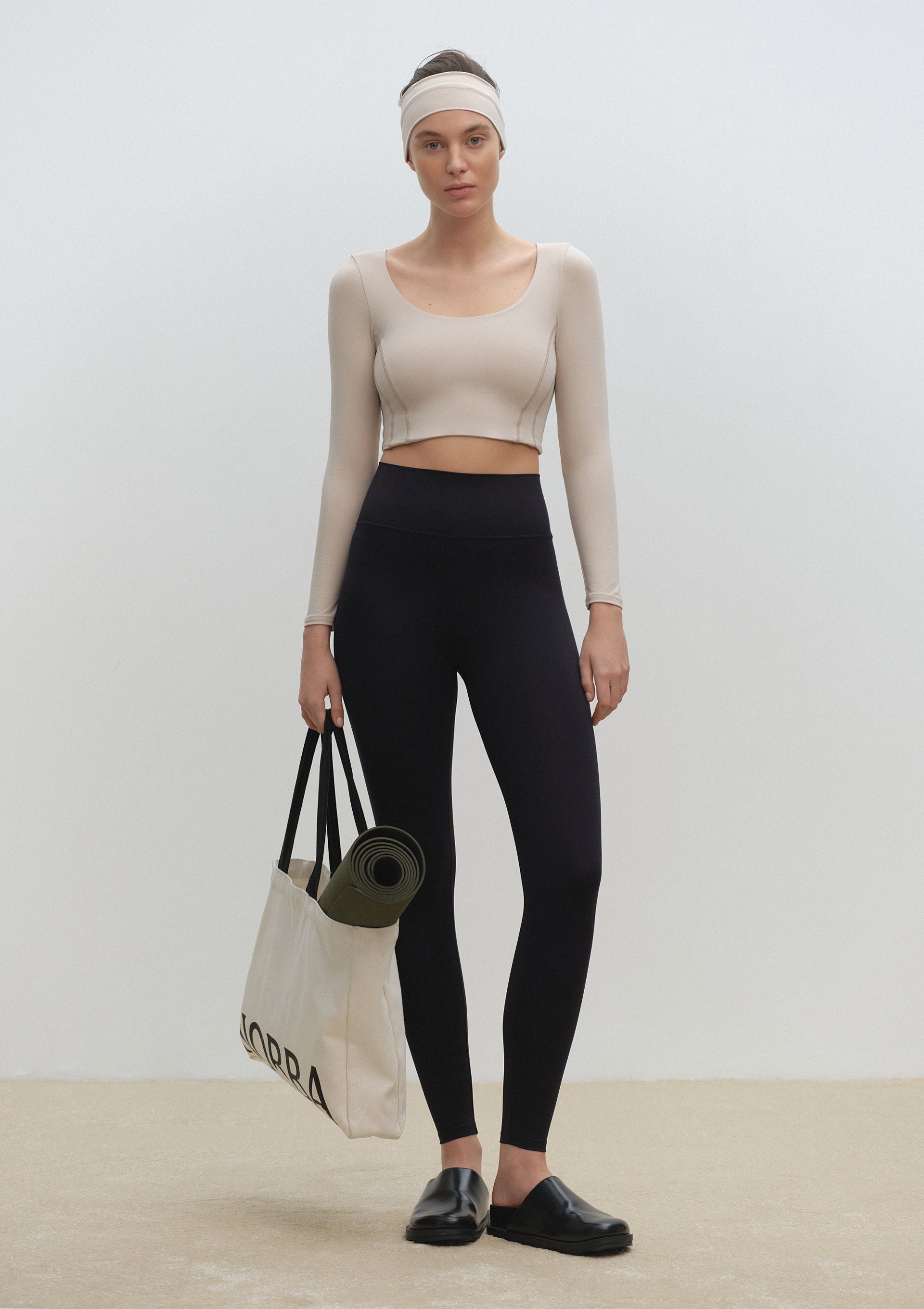 Essential Legging in Black