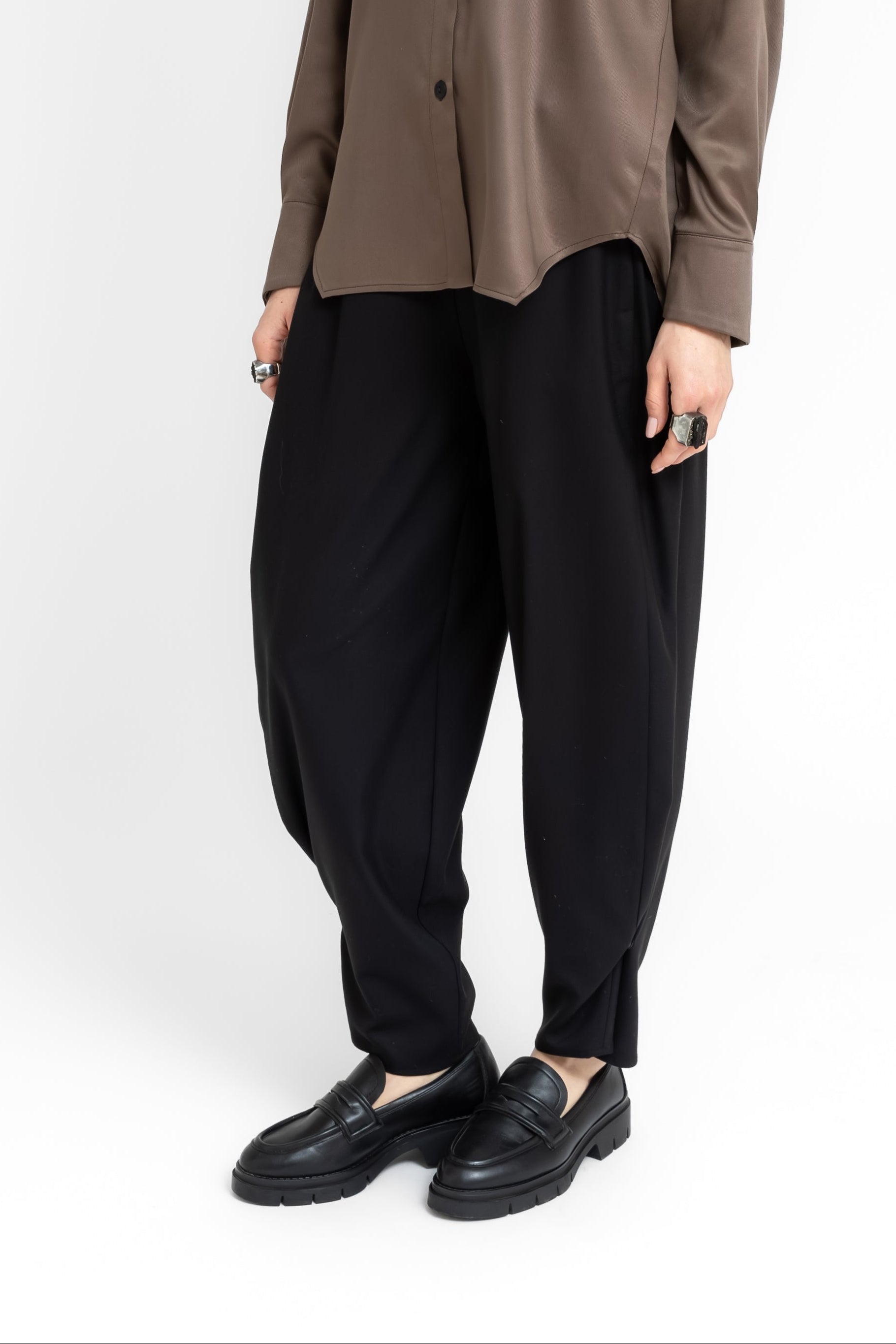 Grounded Barrel Style Trousers
