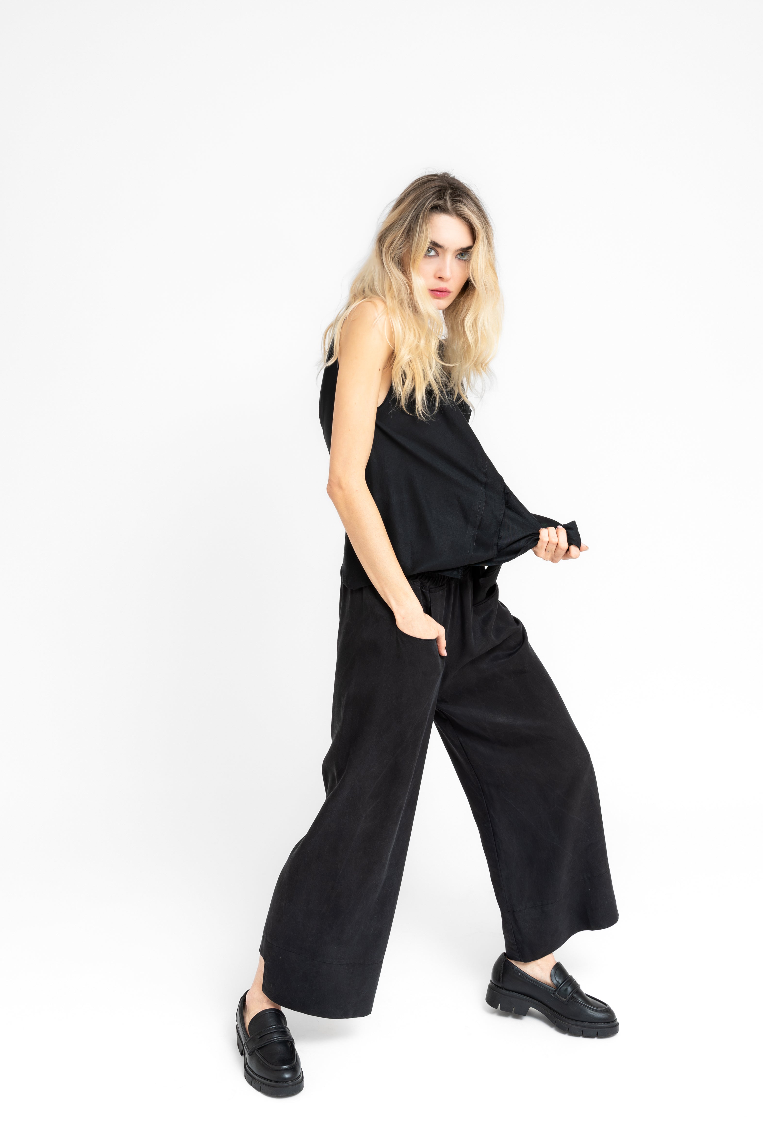 Yuragi Unfinished Fluid Asymmetrical Top