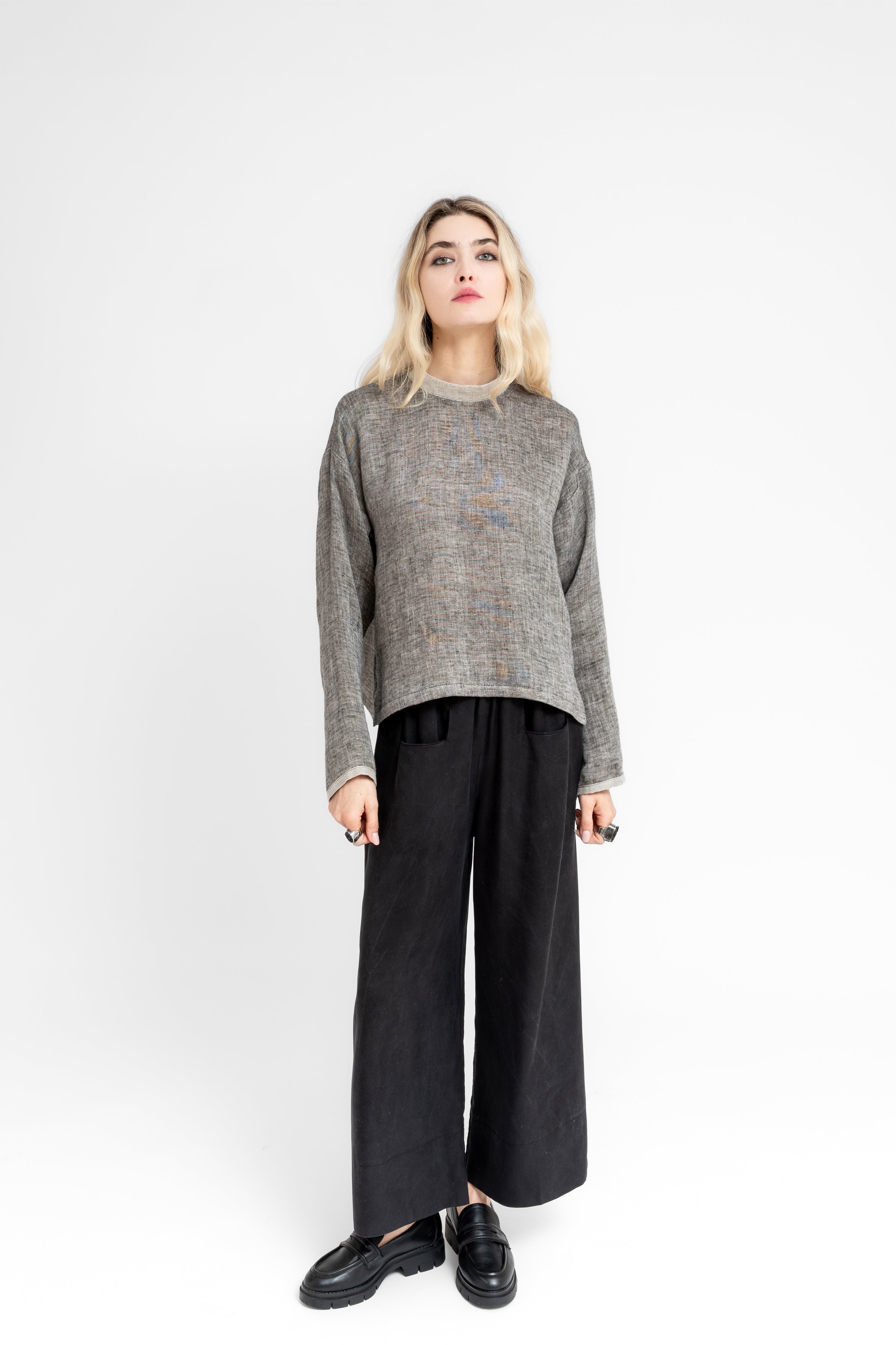 Sandvind Minimalist Reversible Top