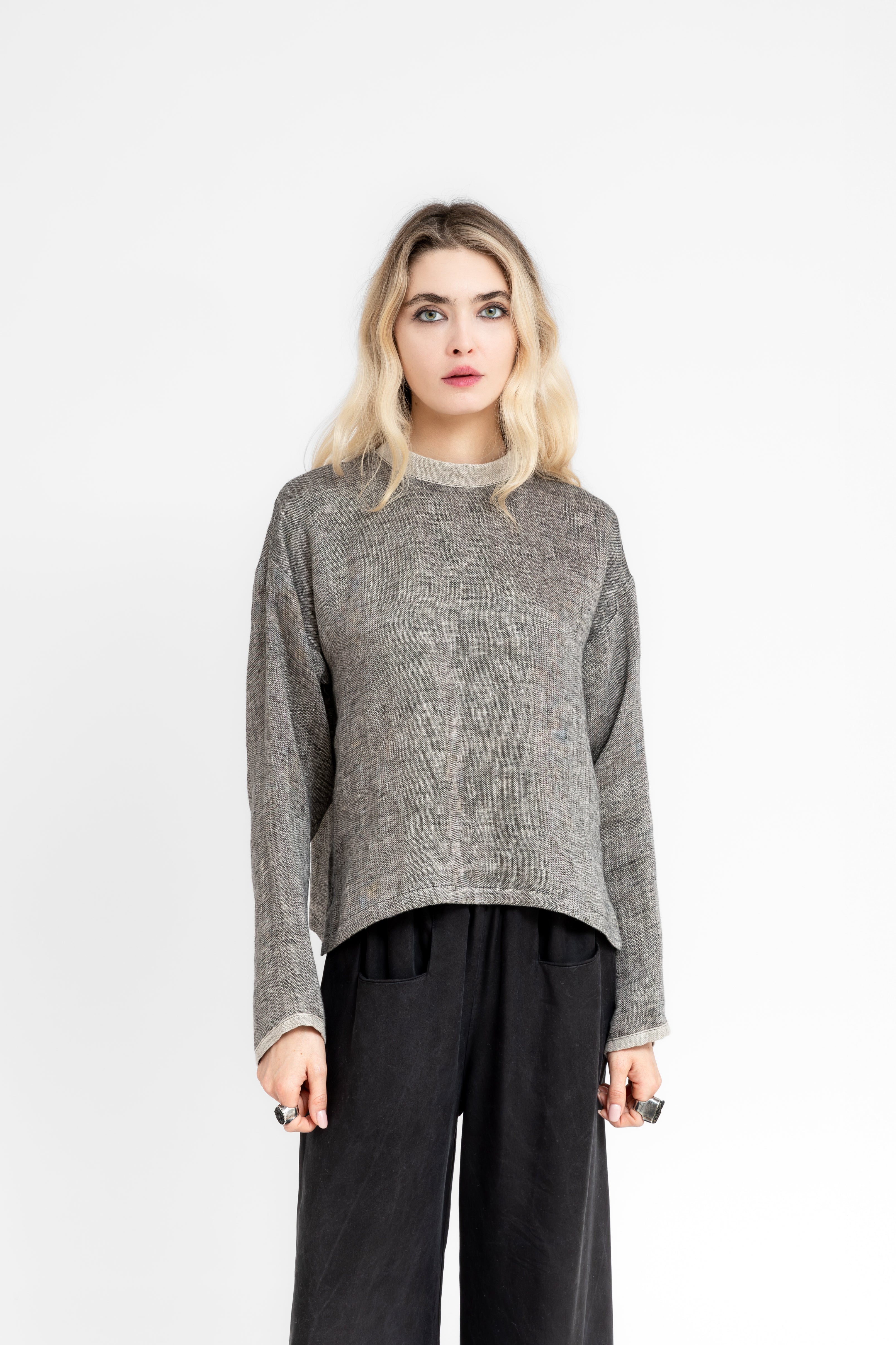 Sandvind Minimalist Reversible Top