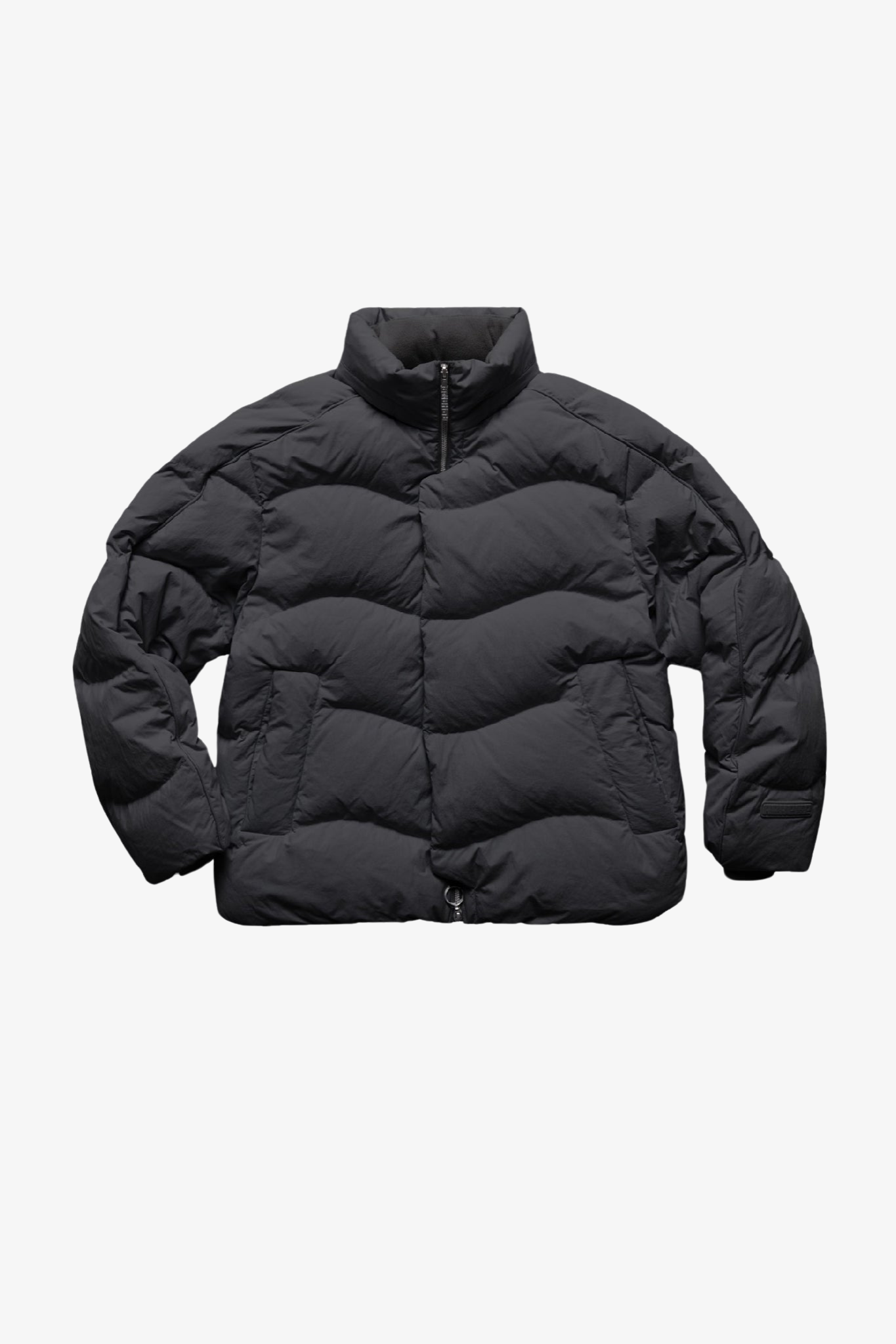 A puffer jacket in a white background. 100% made from recycled fabric.