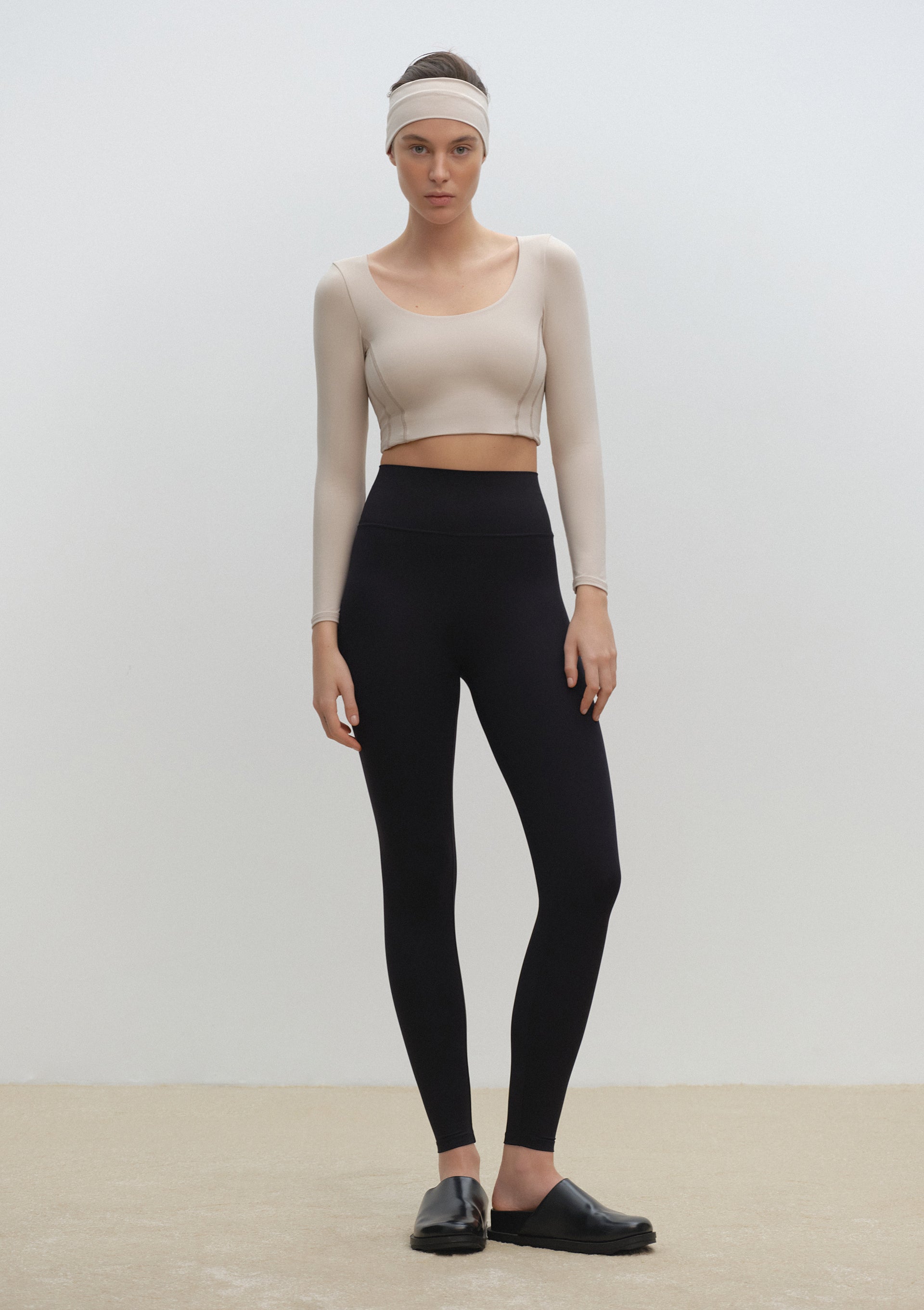 Essential Legging in Black