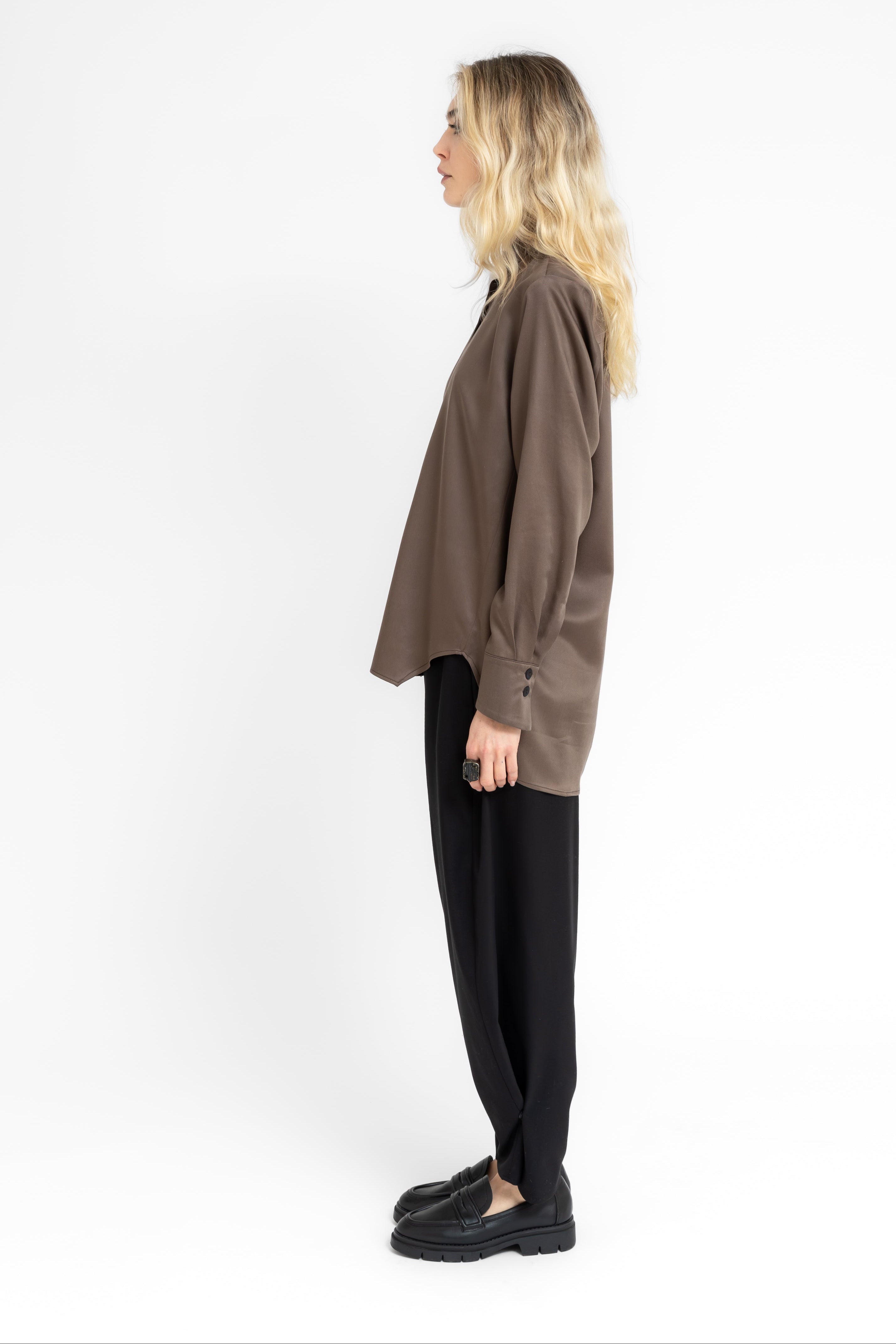 Grounded Barrel Style Trousers