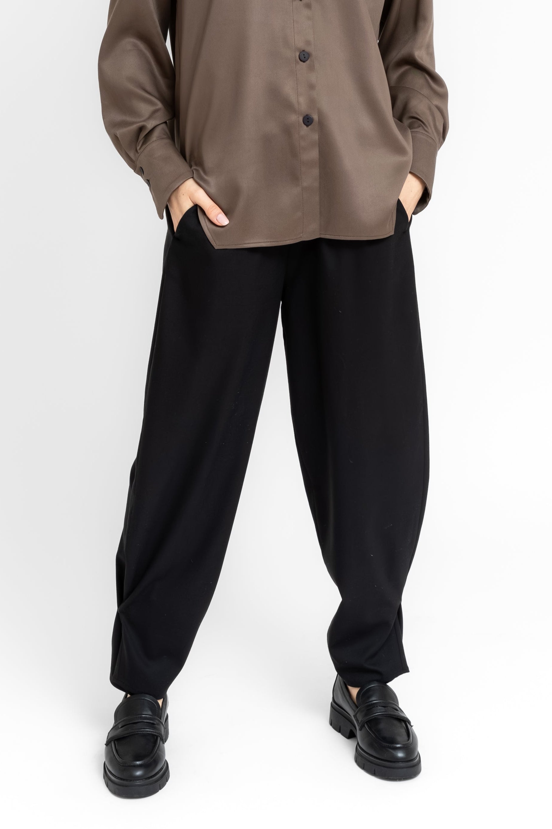 Grounded Barrel Style Trousers