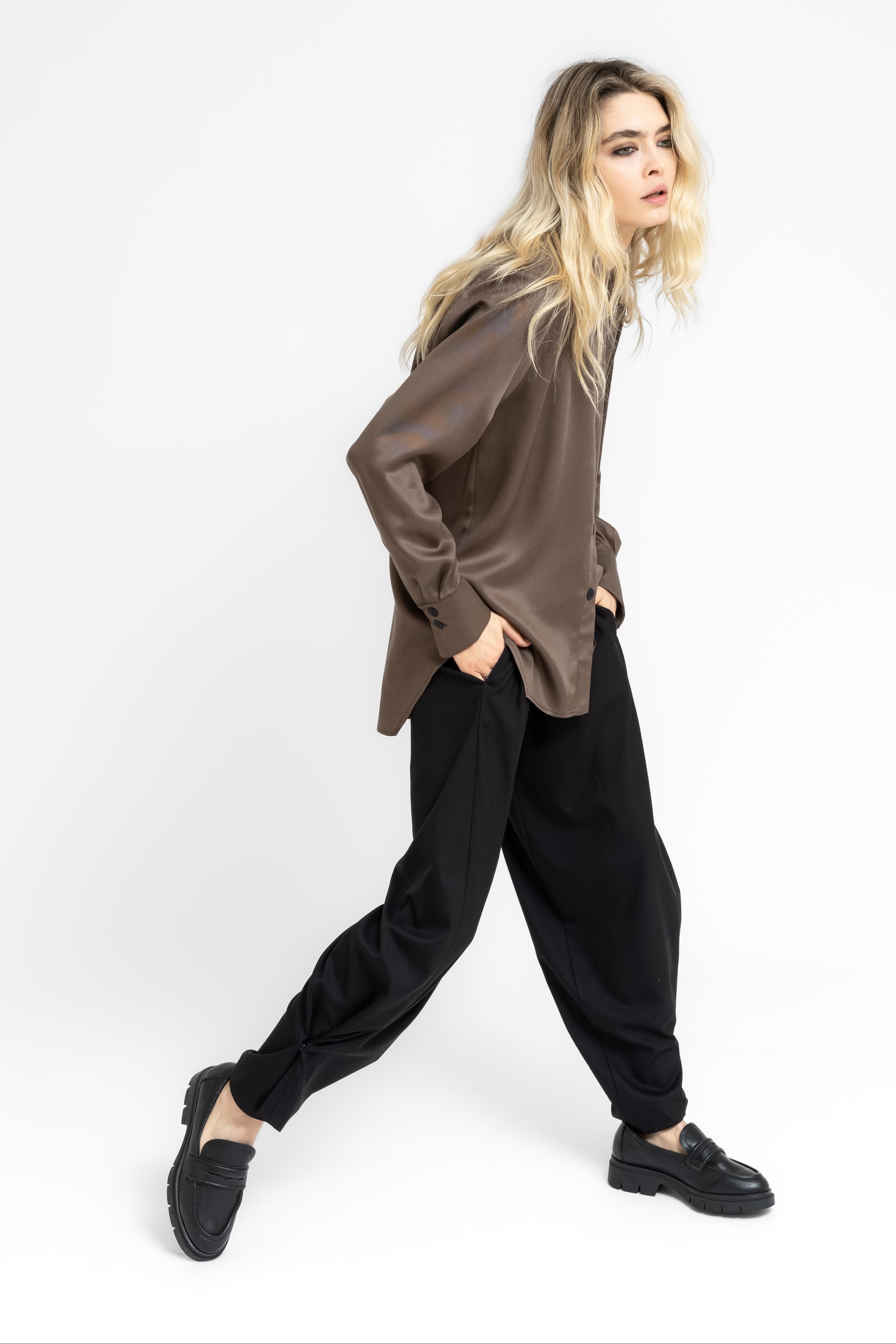 Grounded Barrel Style Trousers