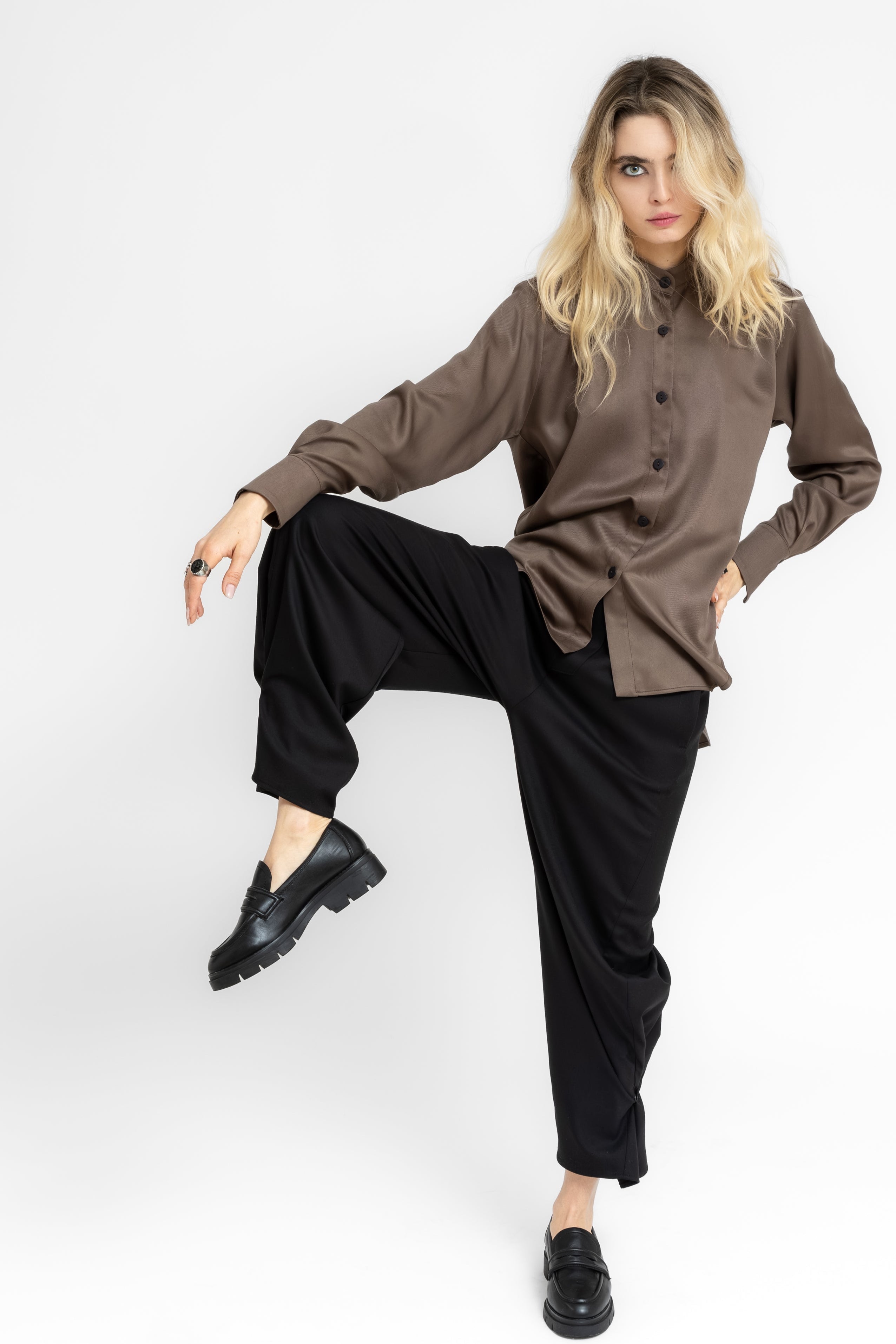 Grounded Barrel Style Trousers