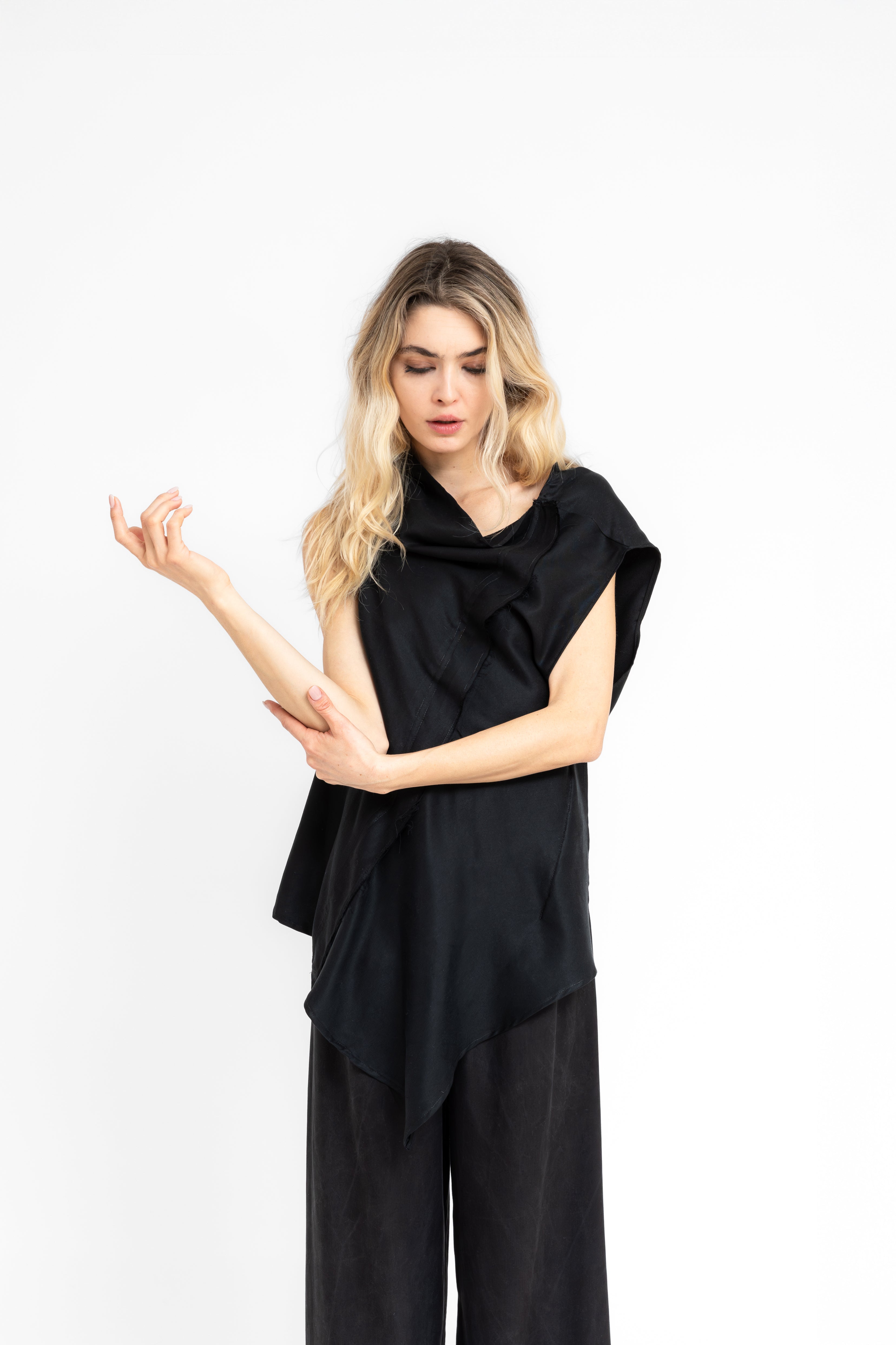 Yuragi Unfinished Fluid Asymmetrical Top