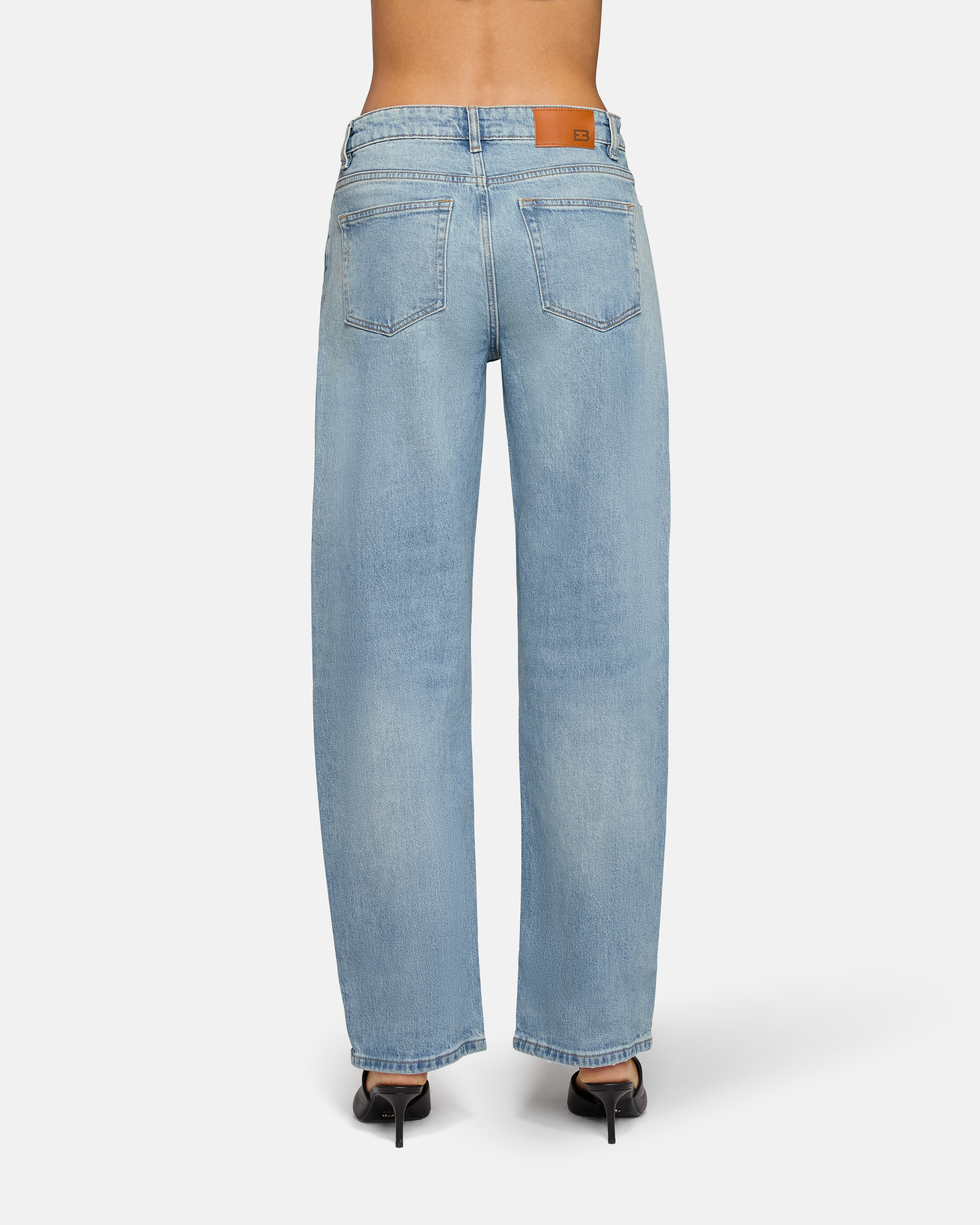 Alida Loose Bowed Cleo