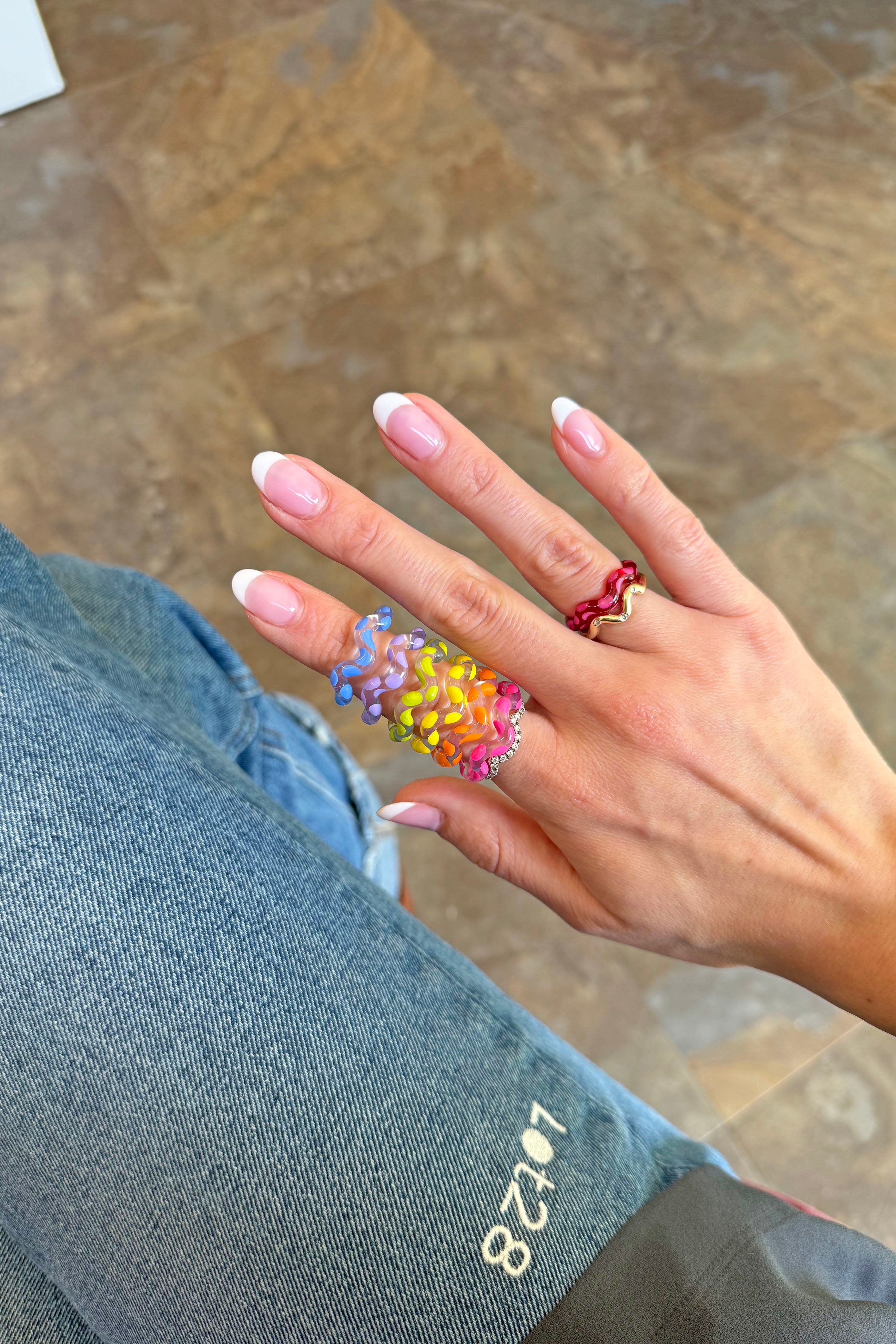 Hint Single Wave Ring