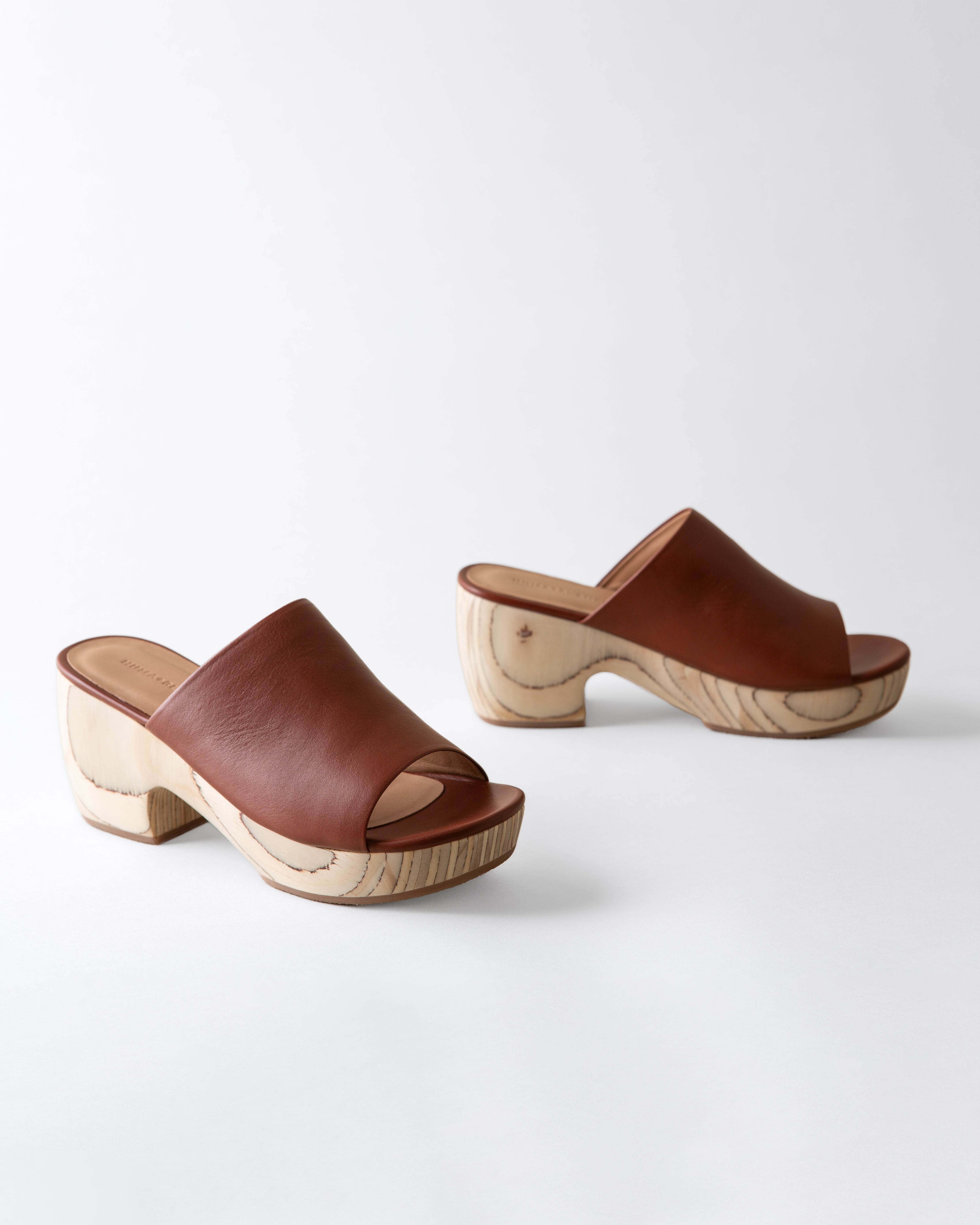 Katlyn Clog Sandal - Cinnamon Nappa